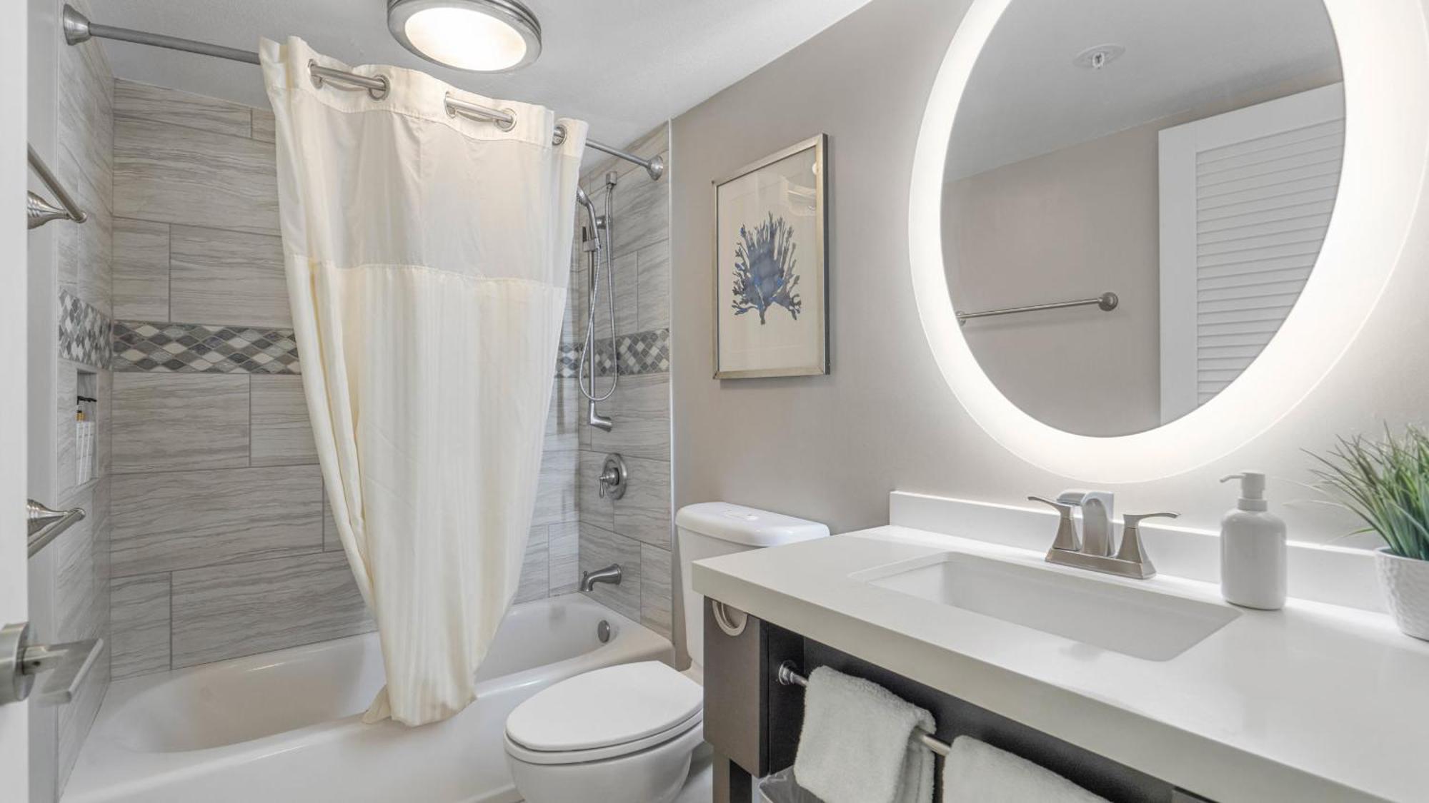 Luxury Oceanfront 2 Bedroom Apartment At Waikiki Beach Tower 호놀룰루 외부 사진